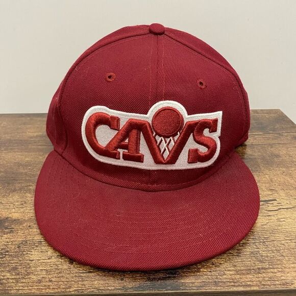 Alternate Cleveland Cavaliers fitted hat size 7 1/2 - Picture 1 of 5